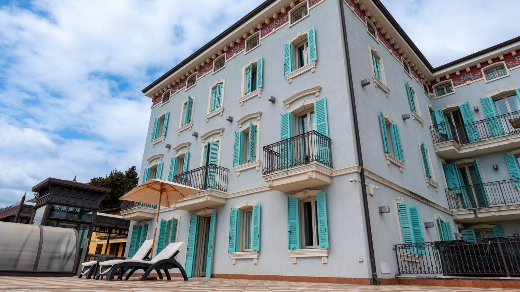 Gardone Palace Hotel Гардоне Ривьера Экстерьер фото
