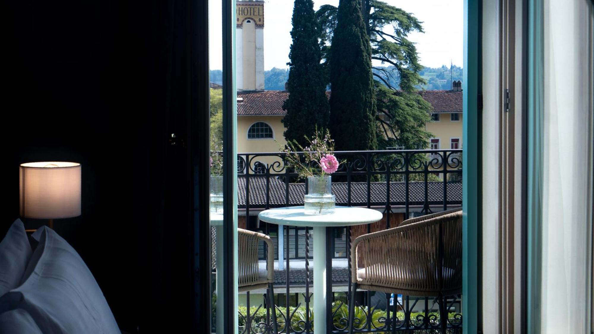 Gardone Palace Hotel Гардоне Ривьера Экстерьер фото